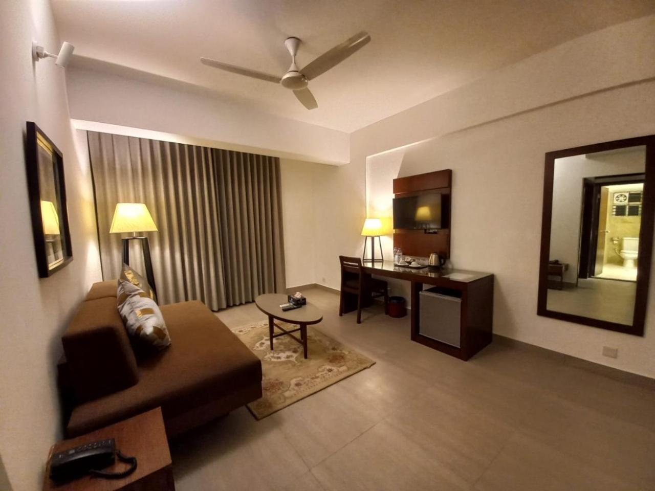 Royal Cox'S Bazar Hotel Exterior photo