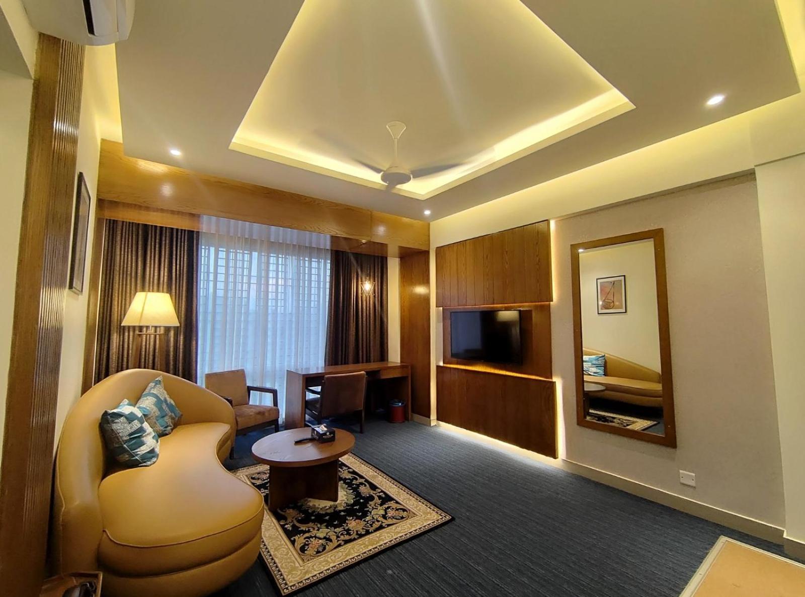Royal Cox'S Bazar Hotel Exterior photo